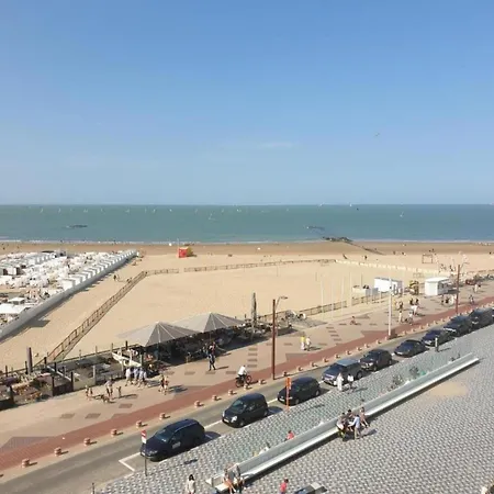 Lägenhet Spacious Knokke-Heist